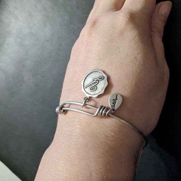 BELLA Ryann Silver Tone Initial Letter Y Expandable Statement Bracelet - Picture 4 of 4